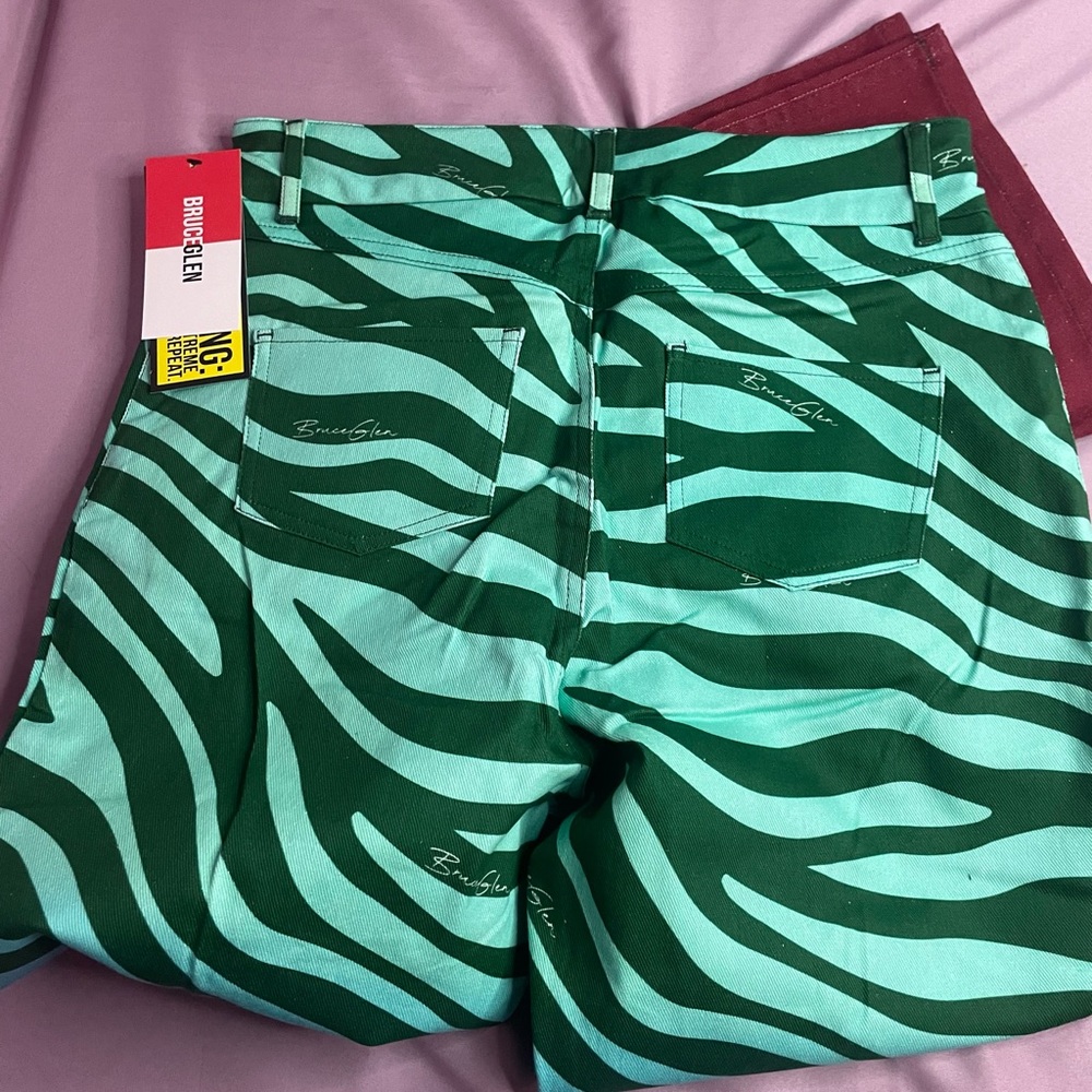 NWT BruceGlen Women's Printed Flare Jeans - Hunter Zebra Sz 14 Unique ombre - Picture 5 of 8